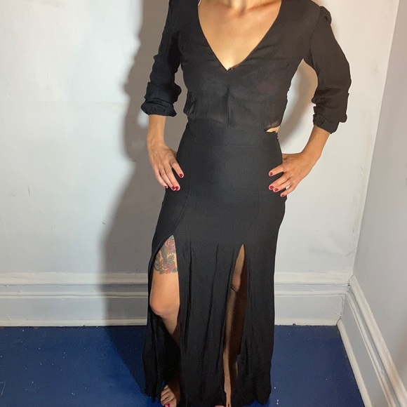 Reformation Dresses & Skirts - ⭐️Reformation long sleve dress⭐️